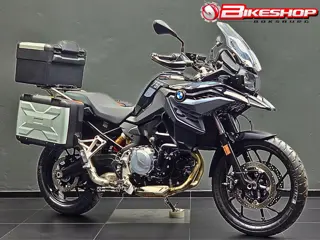 BMW F750 GS STYLE TRIPLE BLACK